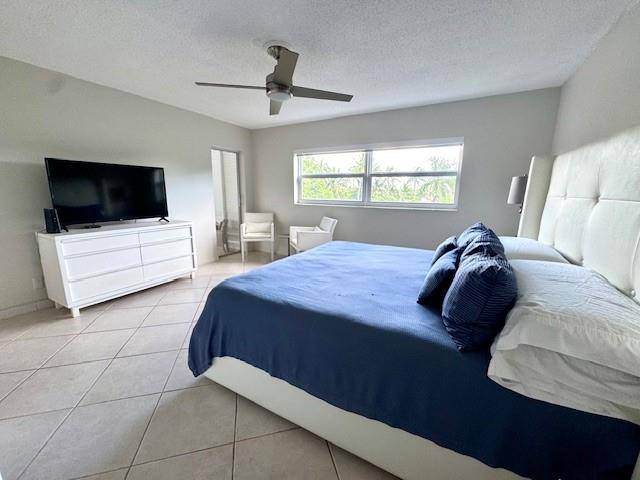 Hallandale Beach, FL 33009,1000 NE 14 #410