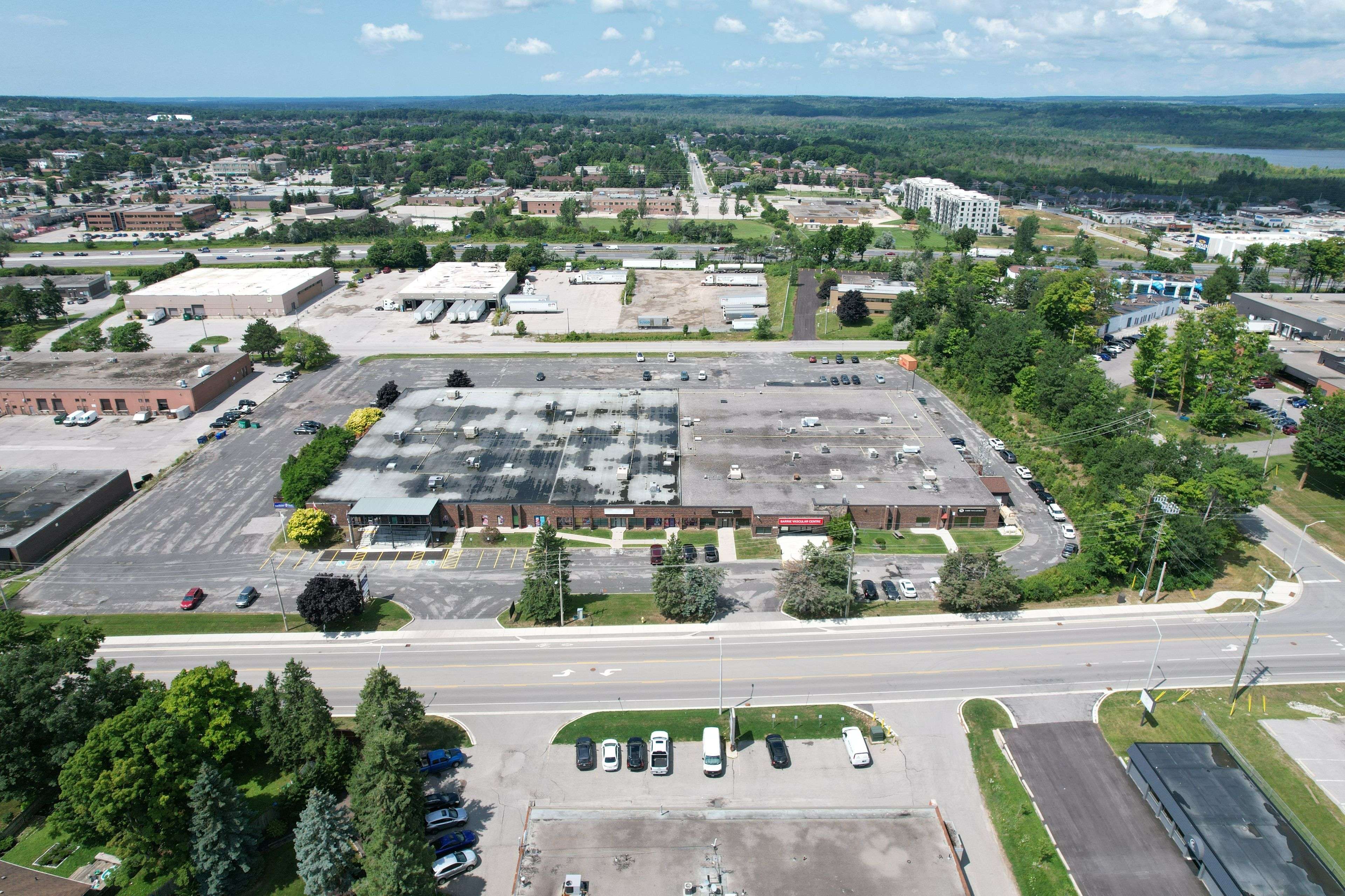 Barrie, ON L4M 6K9,60 Bell Farm RD W #4