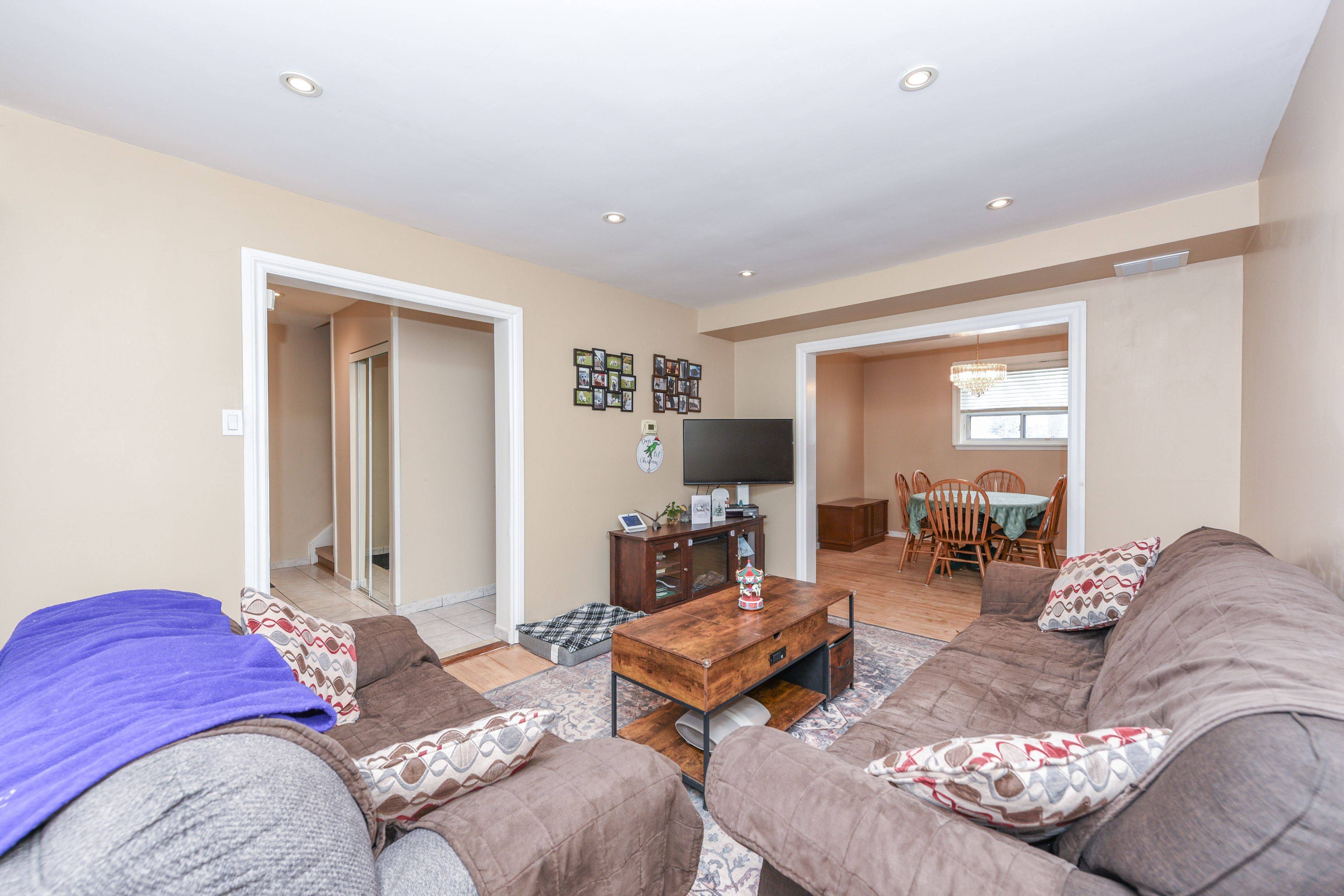 Brampton, ON L6T 2G7,84 Flamingo CRES