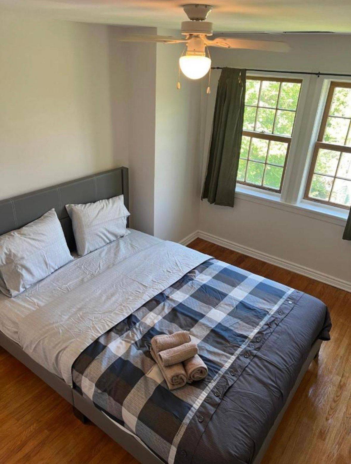 Mississauga, ON L5G 1T2,421 Marf AVE