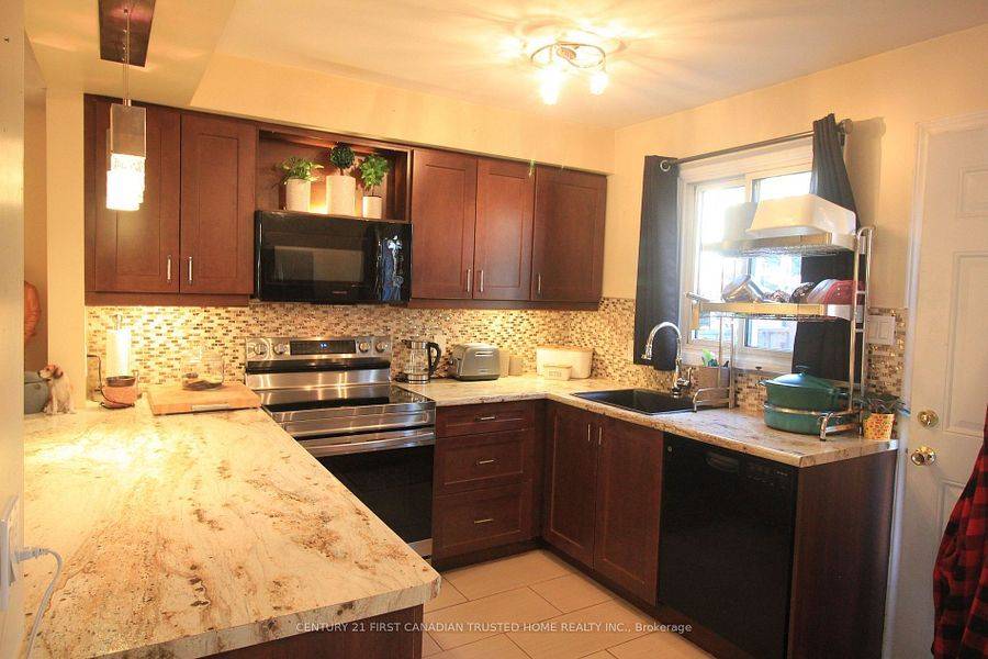 London South, ON N6E 3C1,1430 Jalna BLVD #27