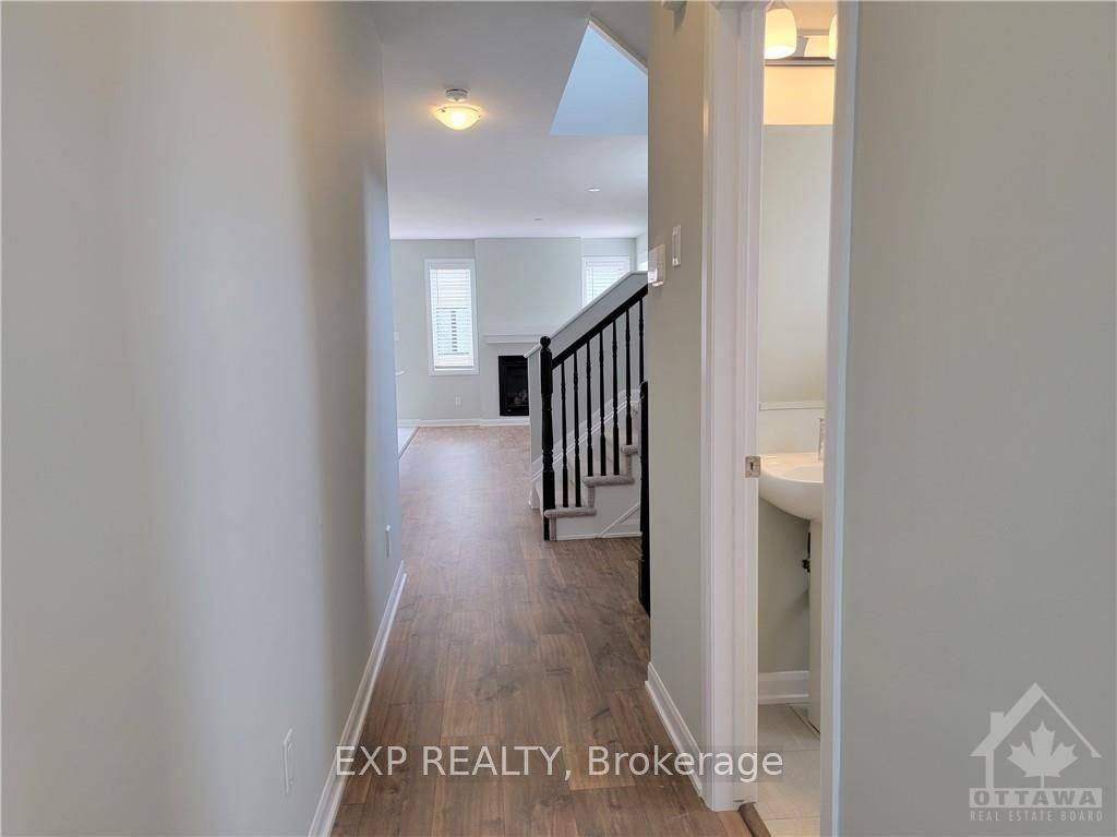 Barrhaven, ON K2J 6T9,65 TEELIN CIR