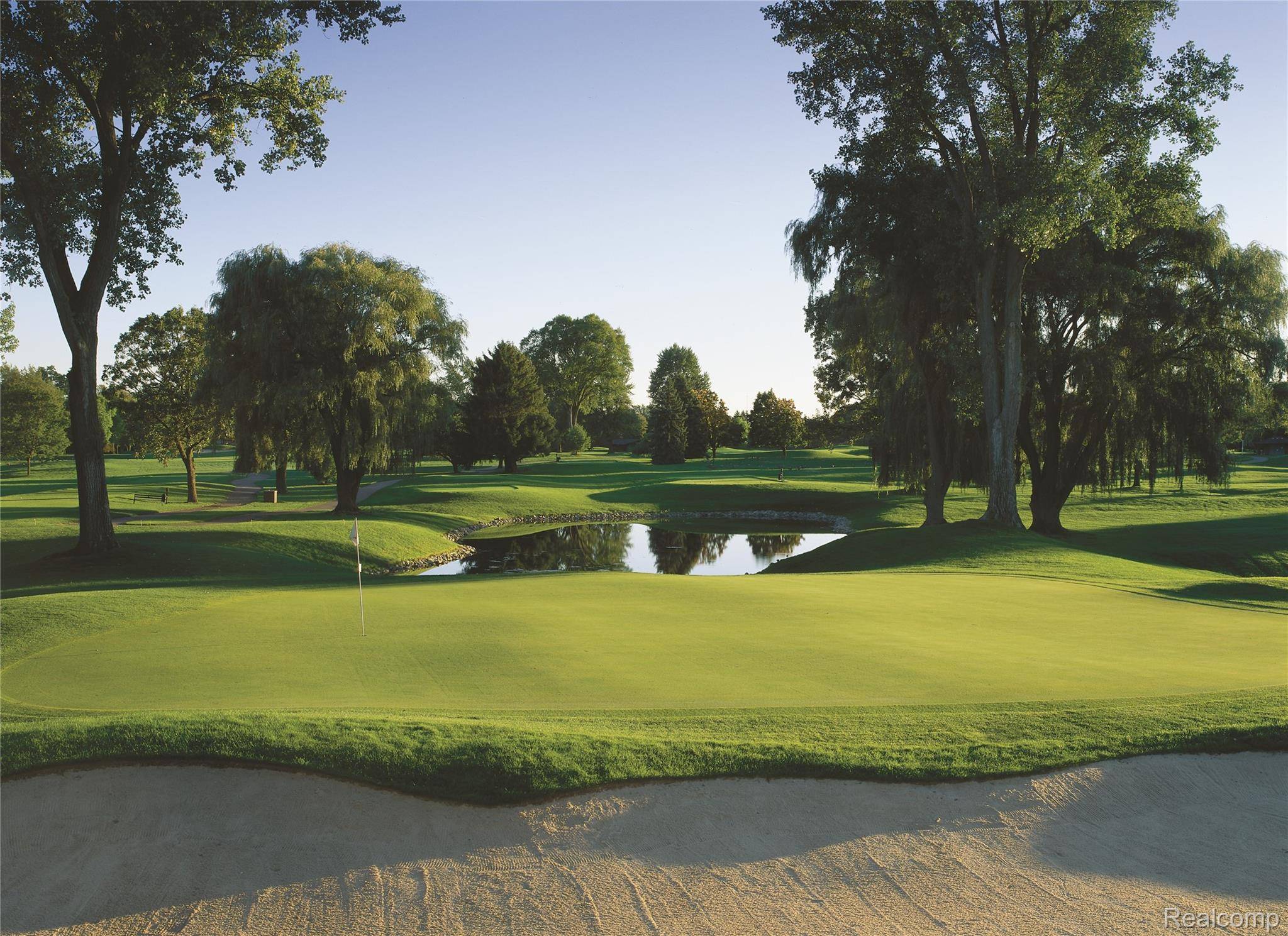 Bloomfield Hills, MI 48301,3880 Oakland DR