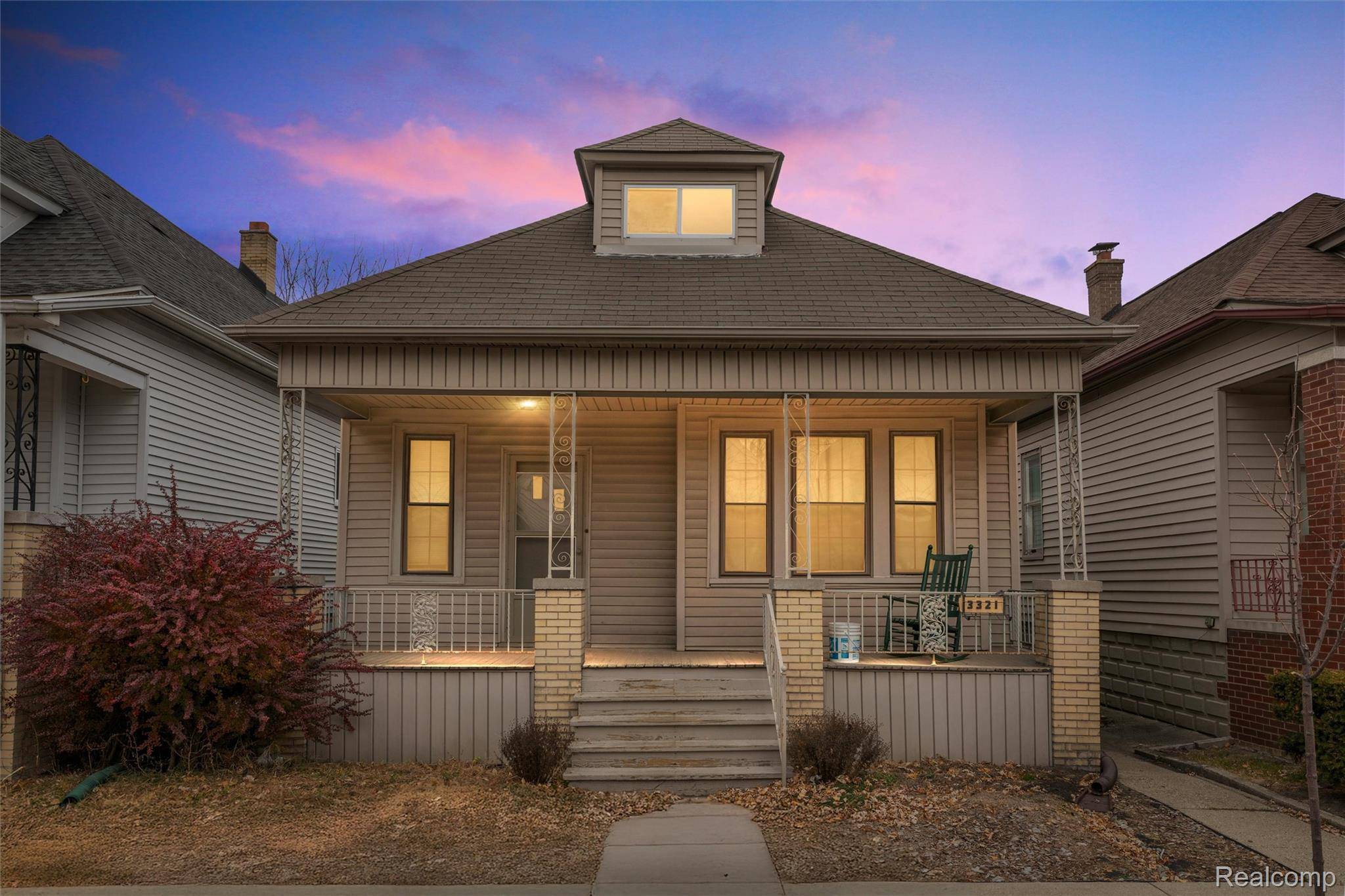 Hamtramck, MI 48212,3321 Doremus ST