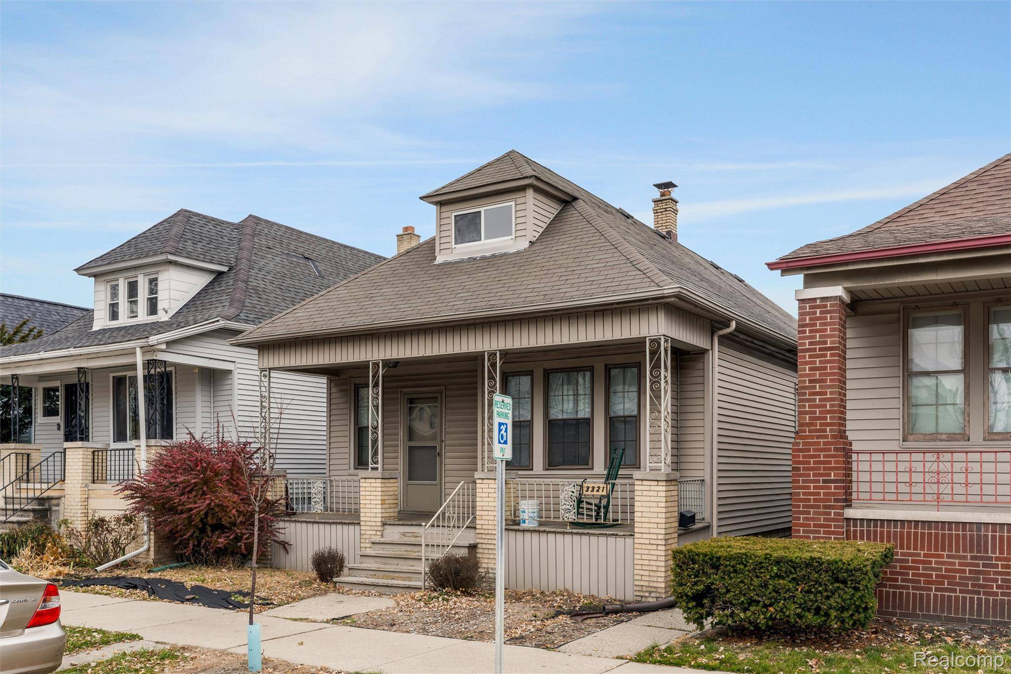 Hamtramck, MI 48212,3321 Doremus ST