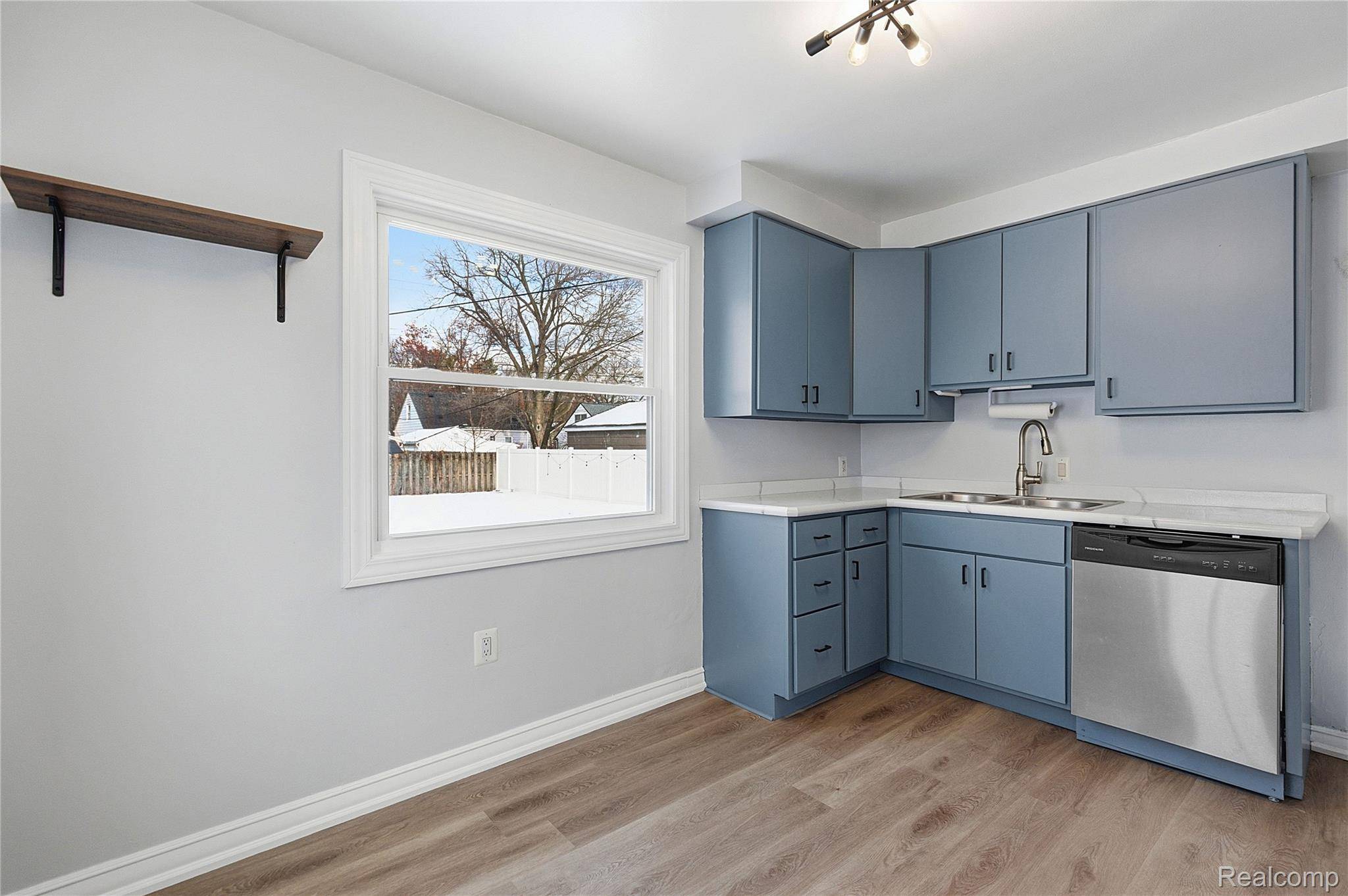 Fenton, MI 48220,1596 W Marshall ST