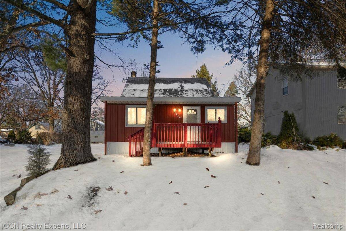 Commerce Twp, MI 48382,8226 Dickert street