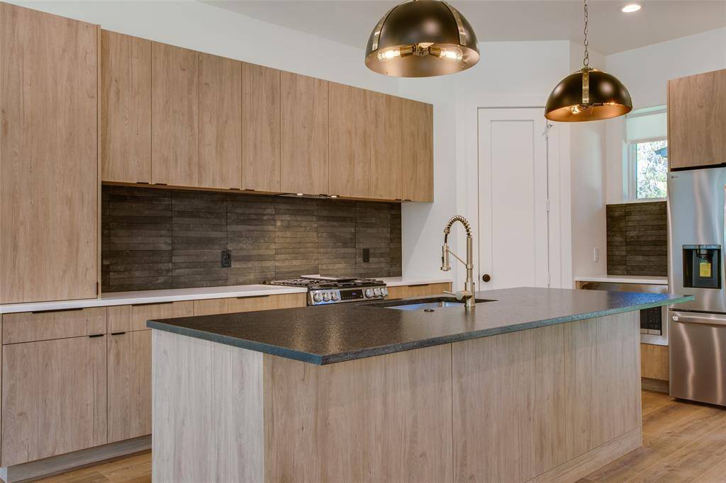 Dallas, TX 75203,400 N Denver Street