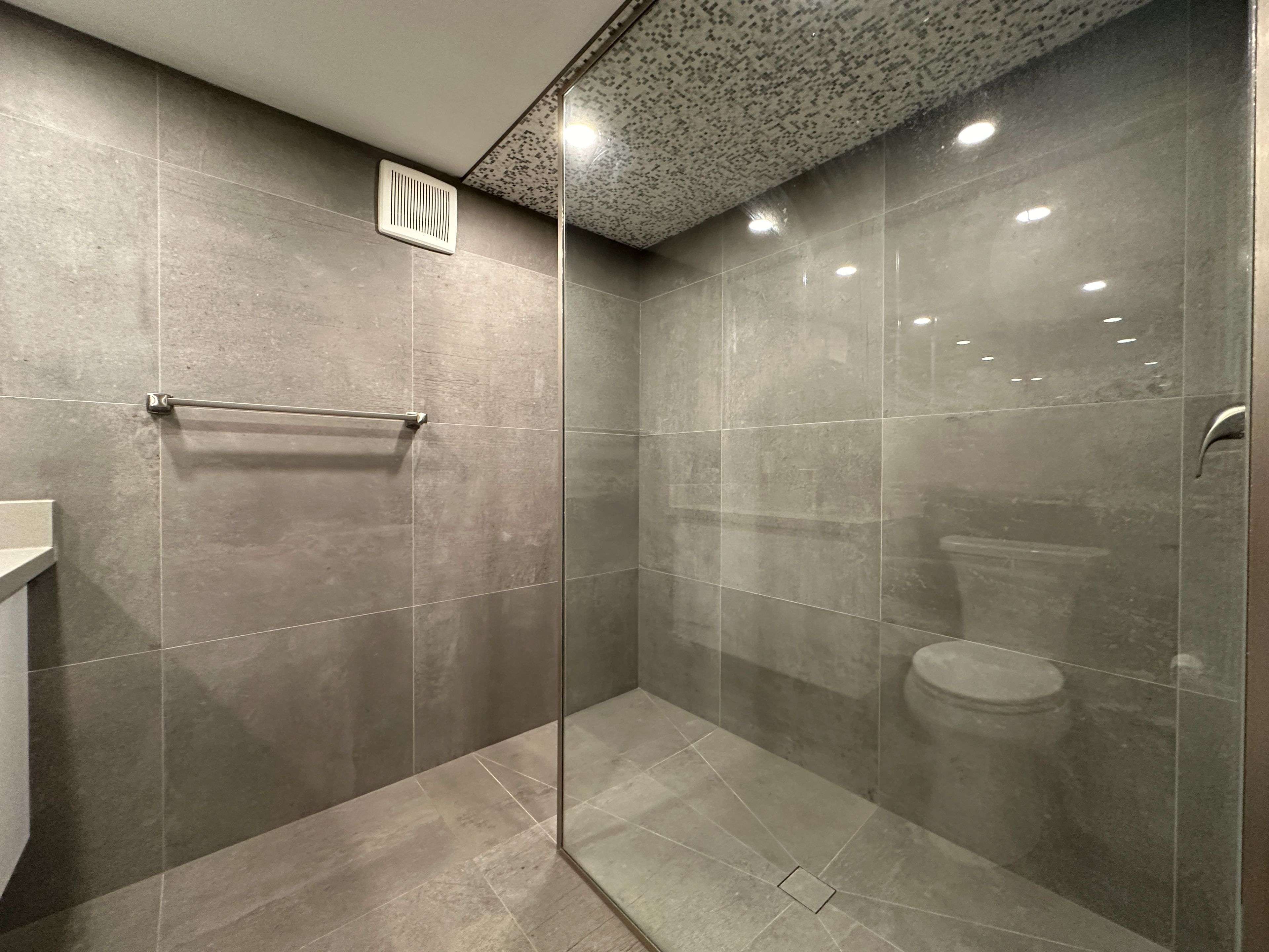 Toronto C02, ON M6G 2P6,725 Palmerston AVE W #BSMT