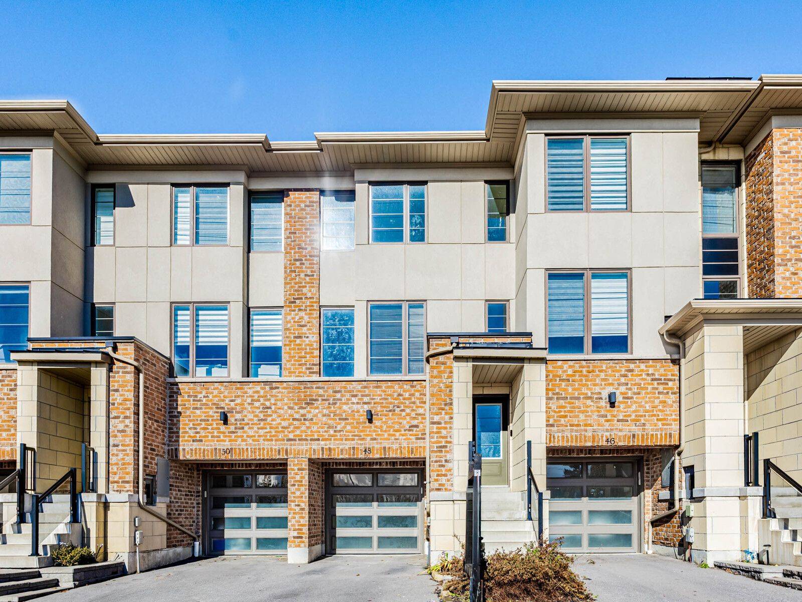 Whitby, ON L1R 0N8,48 Shawfield WAY