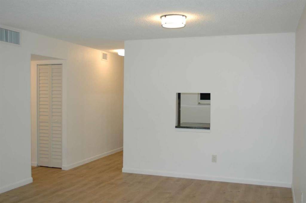 Miami, FL 33143,7720 Camino Real #E108