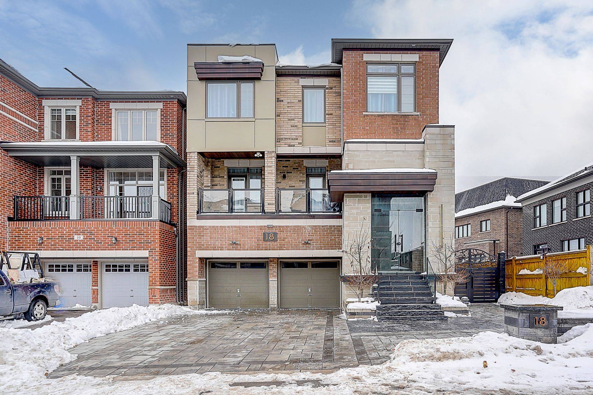 Richmond Hill, ON L4S 0H2,18 Caine ST