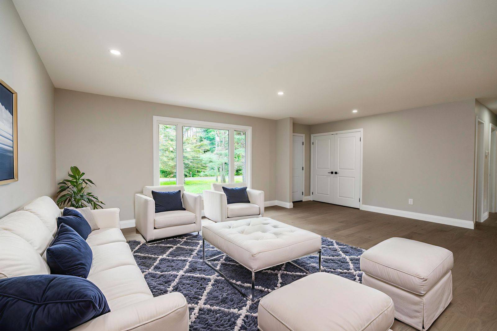 Springwater, ON L9X 1N4,16 Hillview CRES