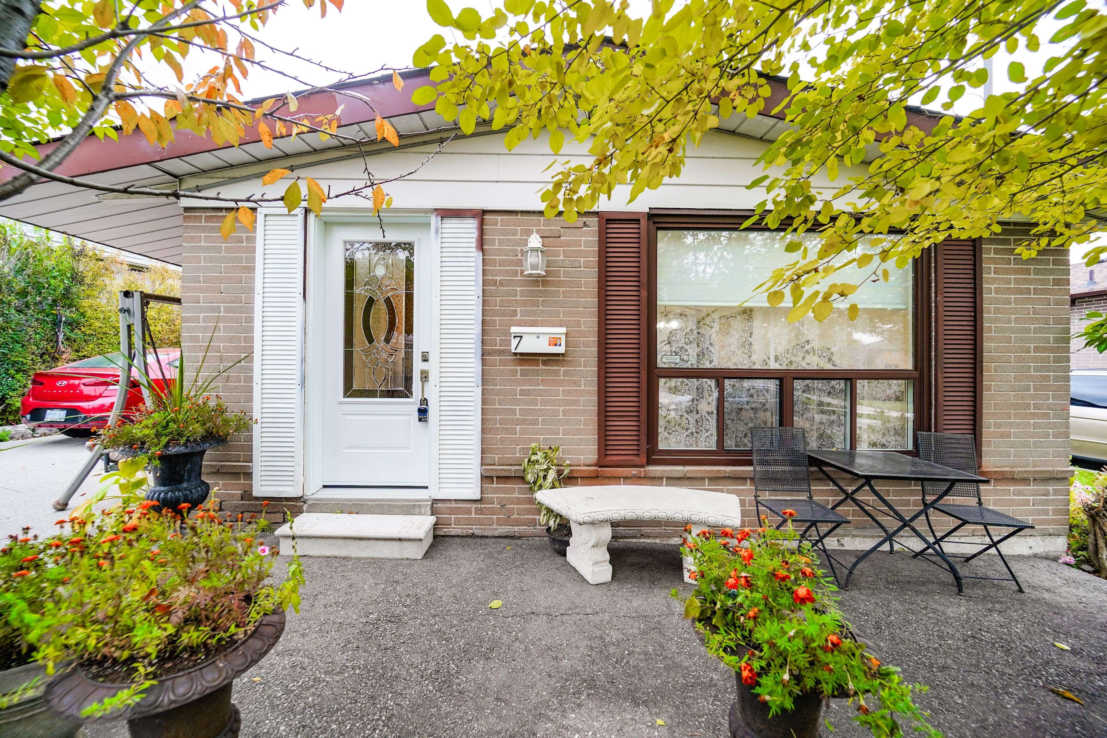 Toronto W05, ON M3N 1S1,7 Bimini CRES