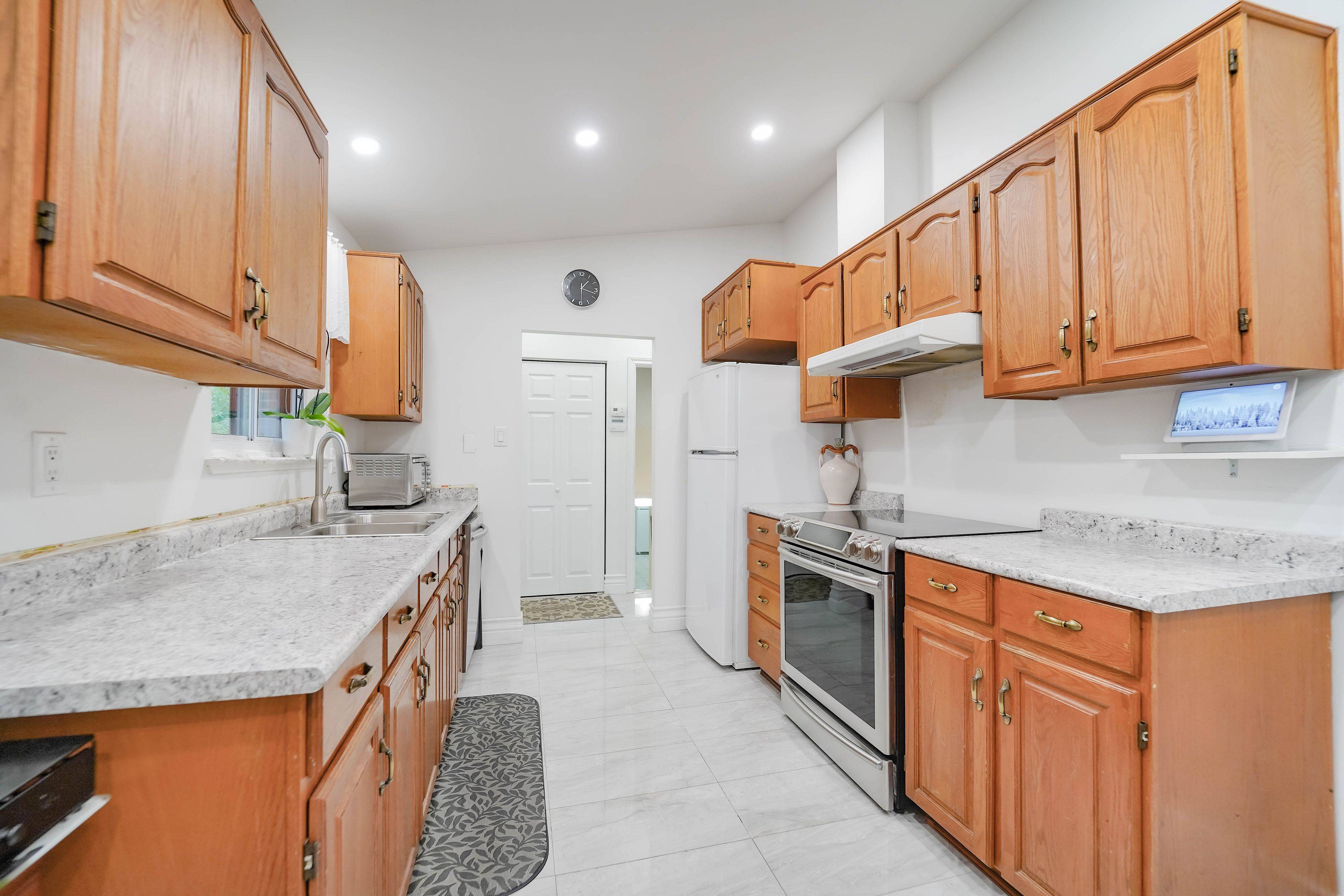 Toronto W05, ON M3N 1S1,7 Bimini CRES