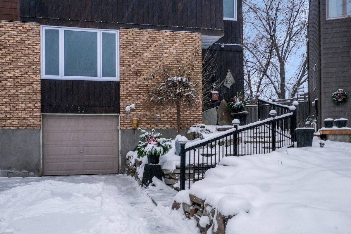 Billings Bridge - Riverside Park And Area, ON K1V 9V4,56 Sandhurst CT