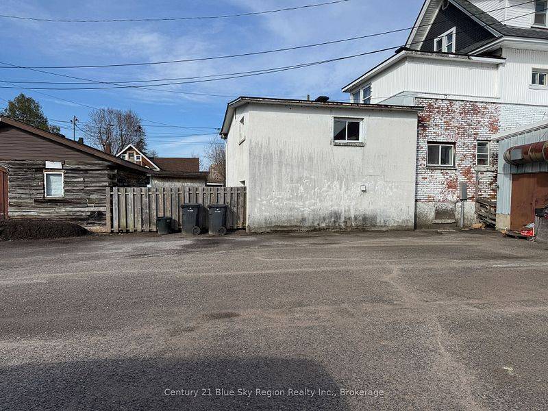 North Bay, ON P1B 4B3,1107 Cassells ST