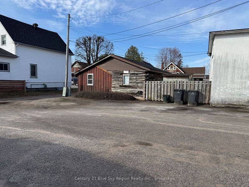 North Bay, ON P1B 4B3,1107 Cassells ST