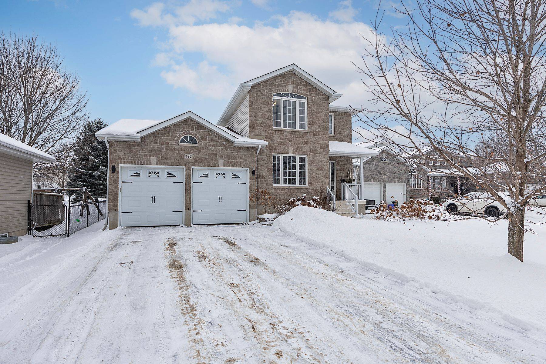 Kingston, ON K7M 9G7,628 Melrose ST