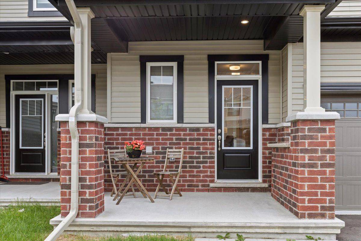 Stittsville - Munster - Richmond, ON K2S 3A1,52 Kindred ROW