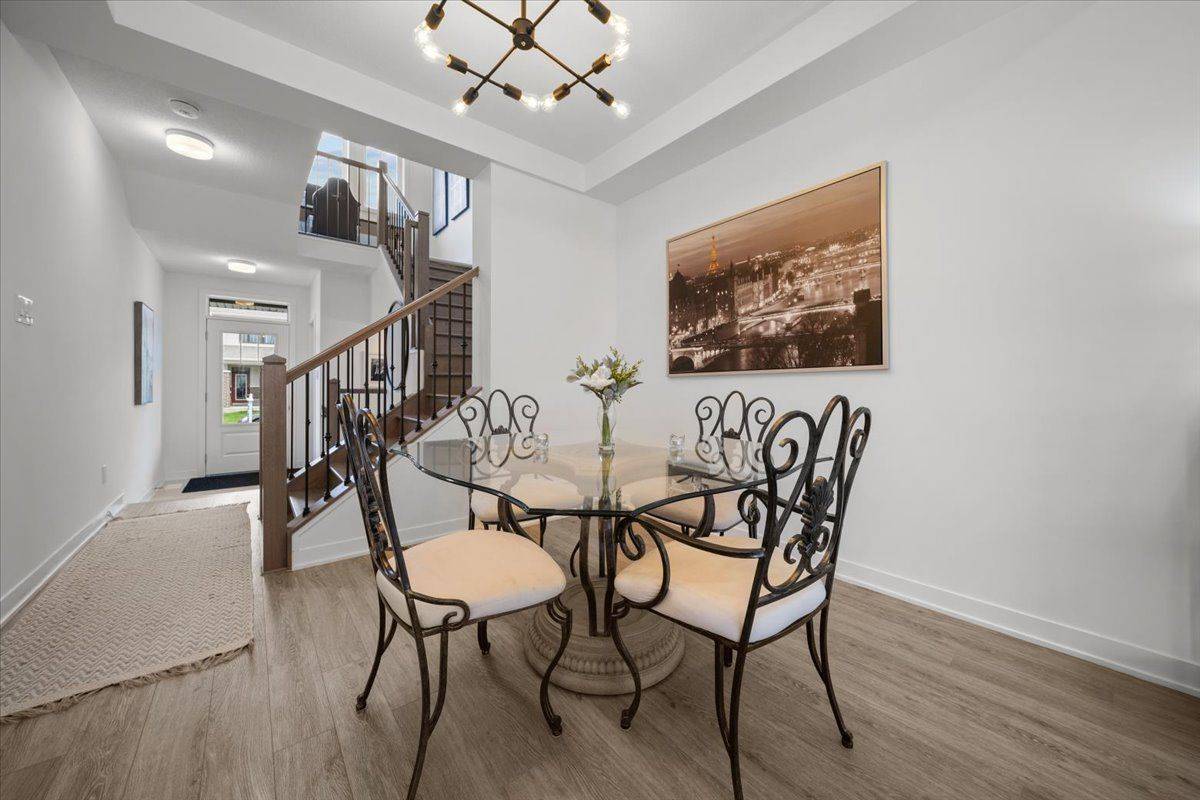 Stittsville - Munster - Richmond, ON K2S 3A1,52 Kindred ROW