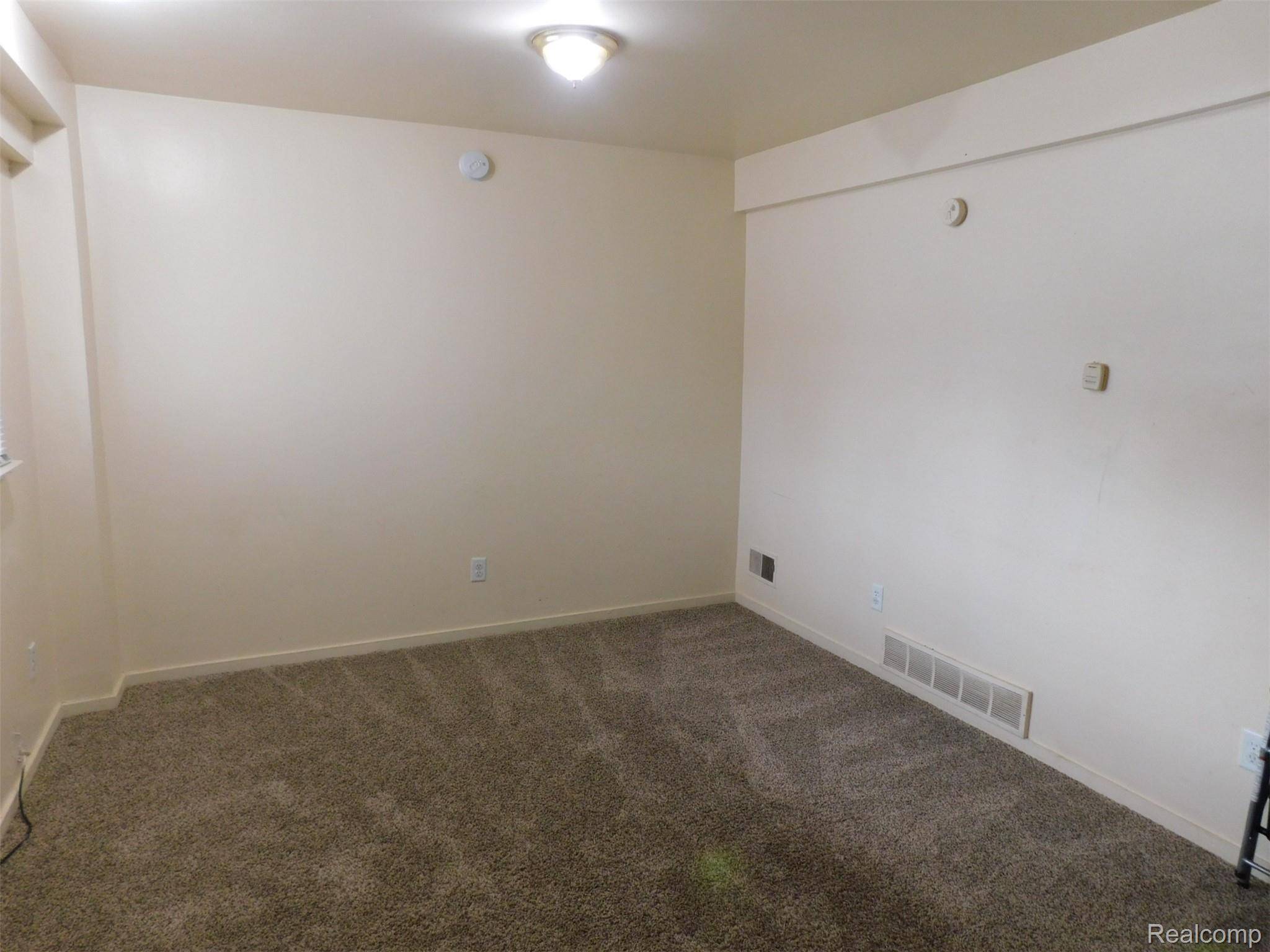 Port Huron, MI 48060,1104 Minnie ST