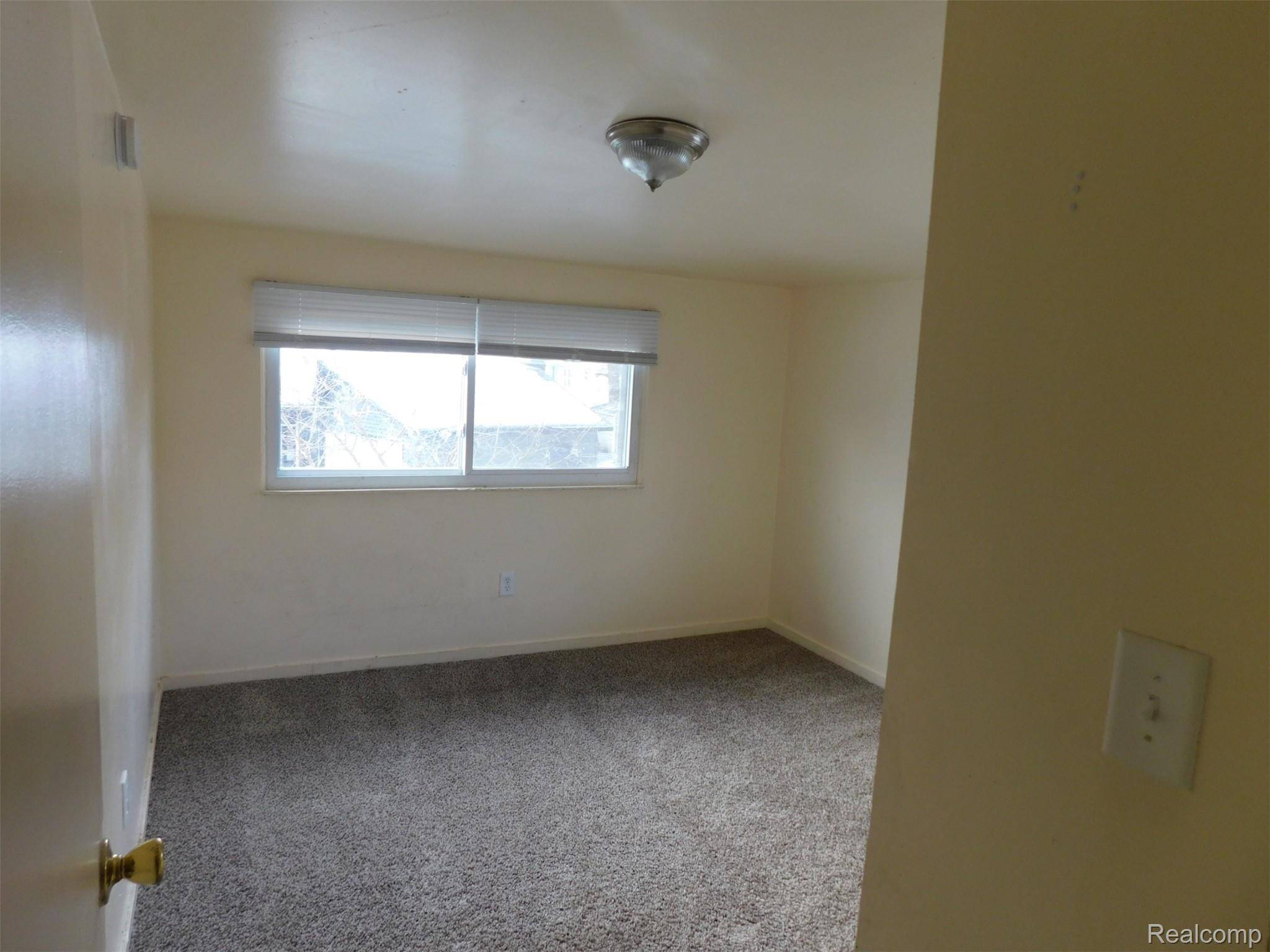 Port Huron, MI 48060,1104 Minnie ST