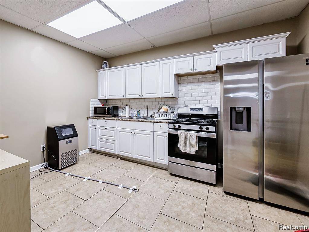 Detroit, MI 48227,15735 SCHAEFER