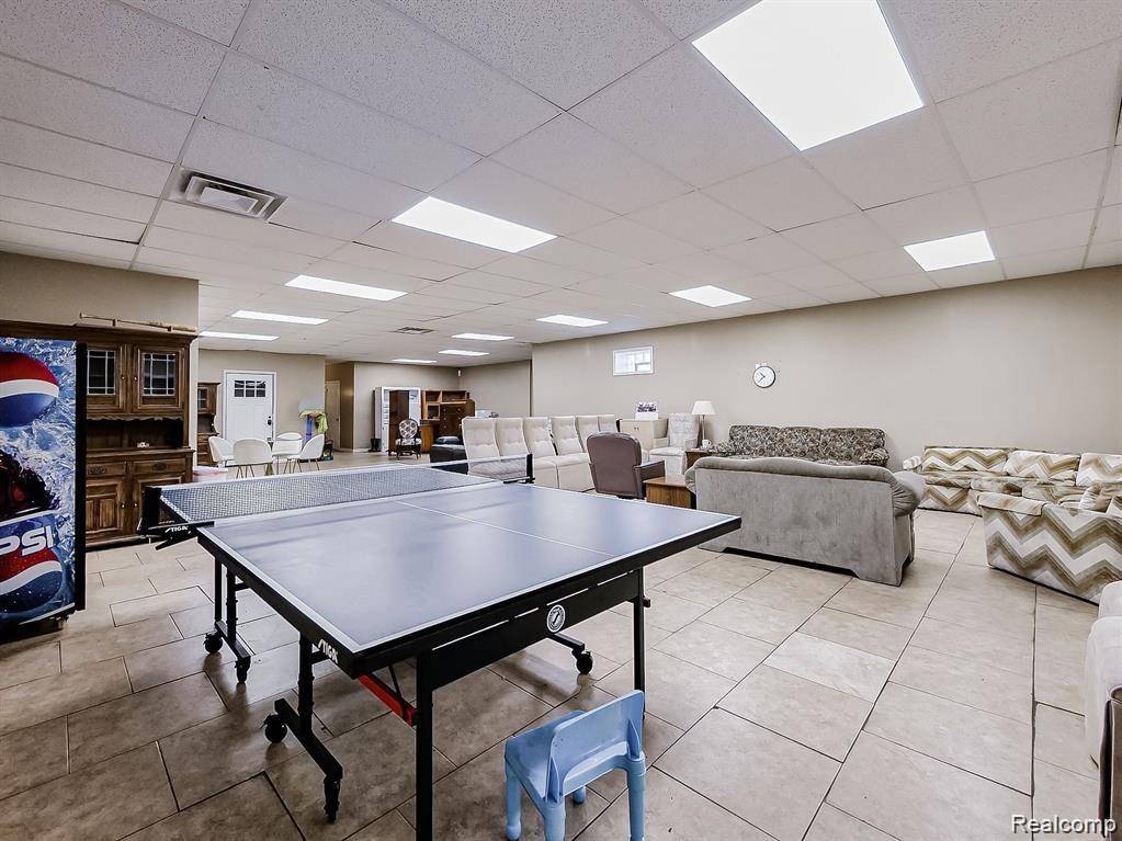 Detroit, MI 48227,15735 SCHAEFER