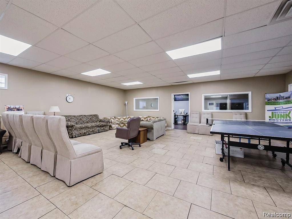 Detroit, MI 48227,15735 SCHAEFER