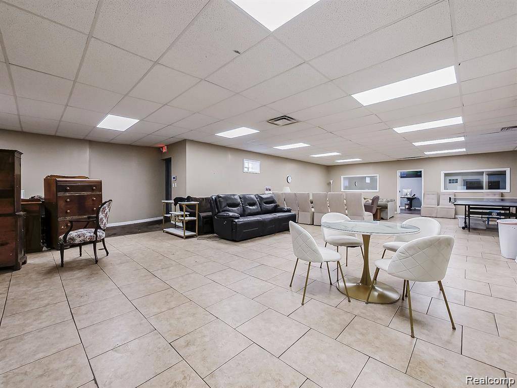 Detroit, MI 48227,15735 SCHAEFER