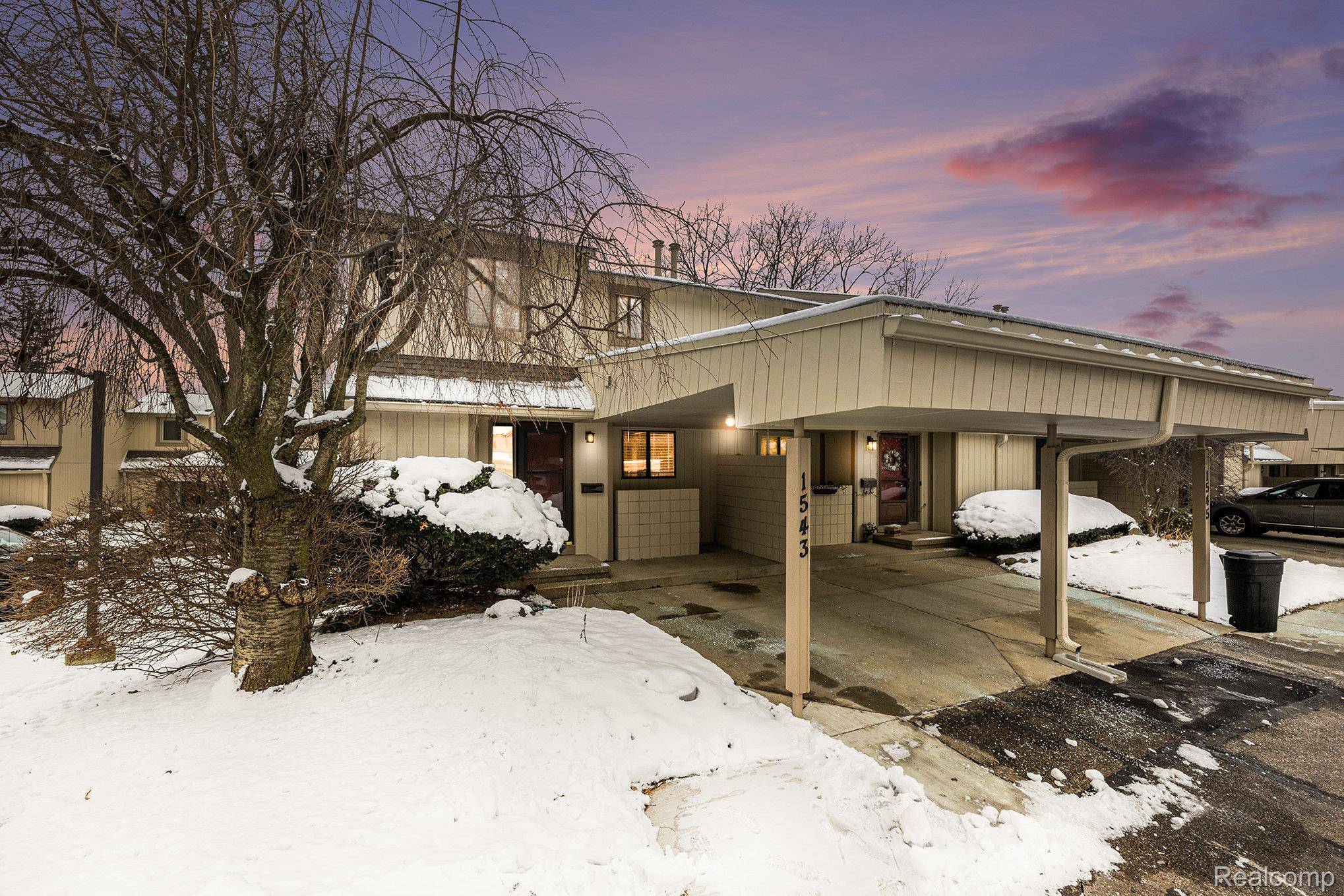 Rochester Hills, MI 48309,1543 Charter Oak DR