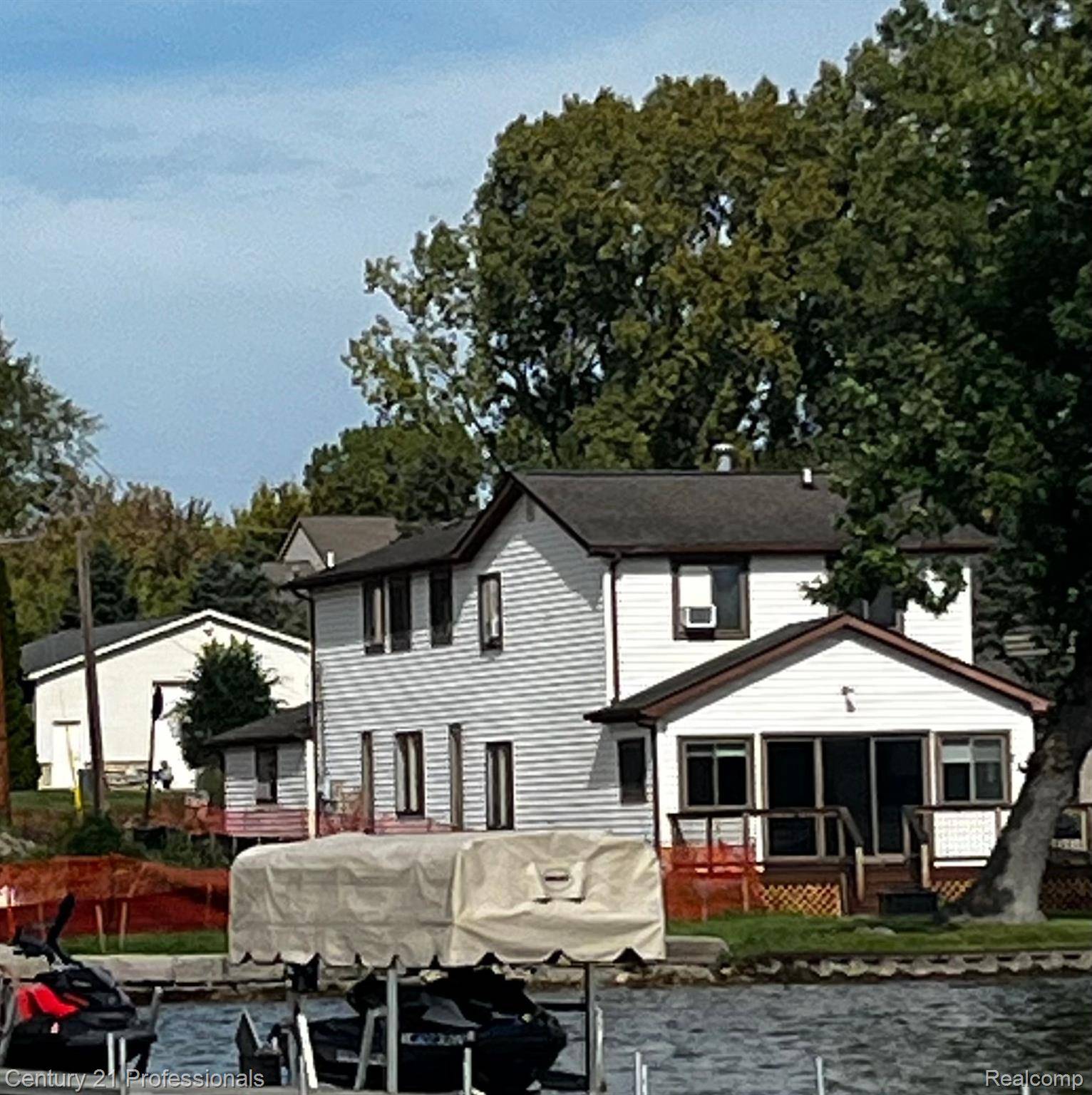 West Bloomfield, MI 48324,4997 Grand CT