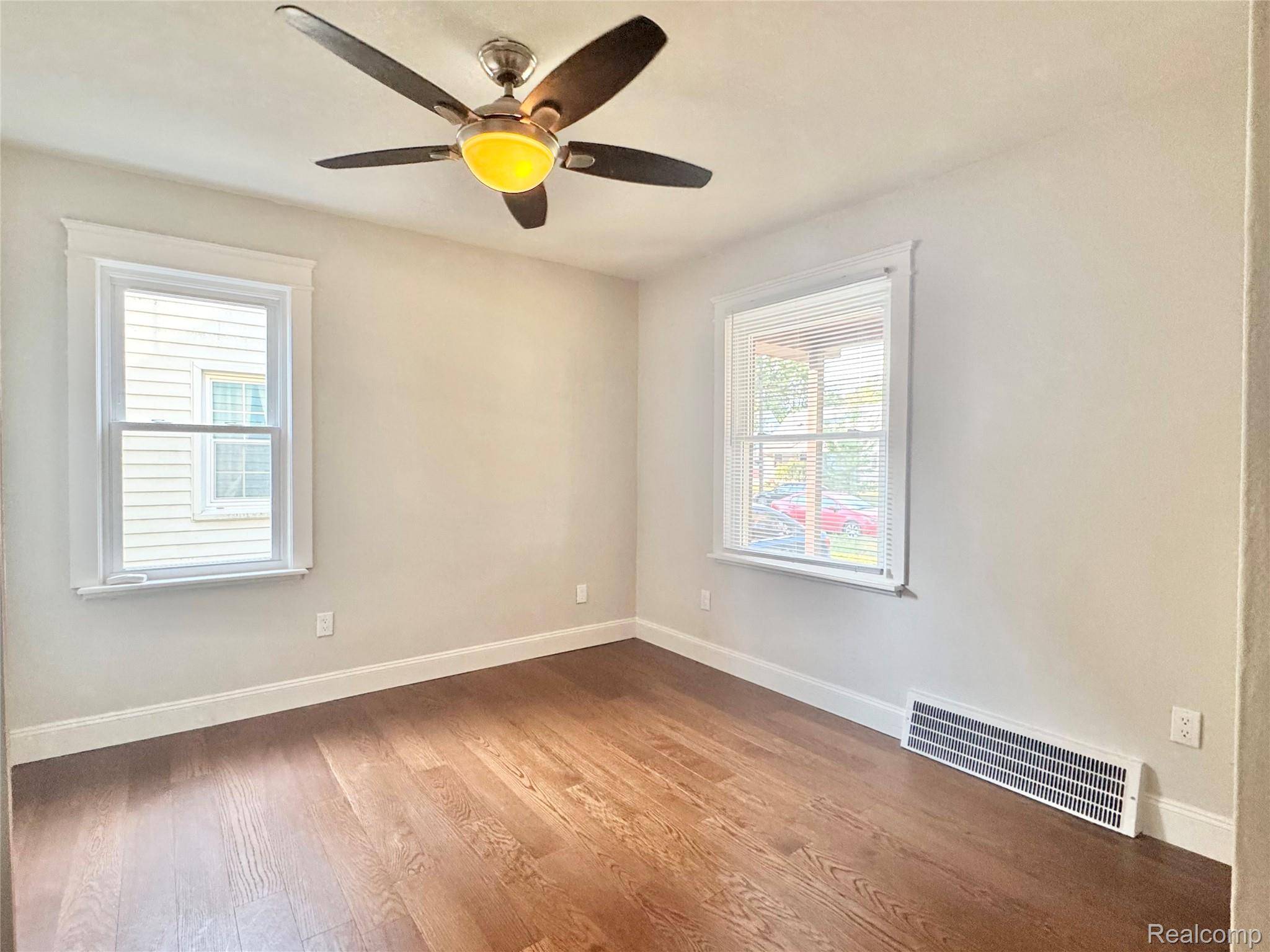 Dearborn, MI 48124,24741 Chicago ST