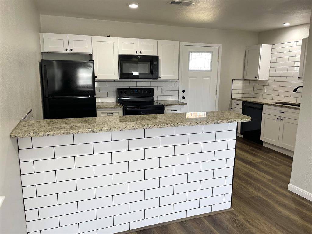 Waxahachie, TX 75165,817 Kingdom Circle