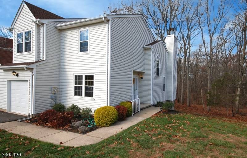 Branchburg Twp., NJ 08876,34 Iroquois Trl