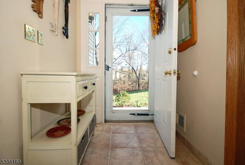 Branchburg Twp., NJ 08876,34 Iroquois Trl