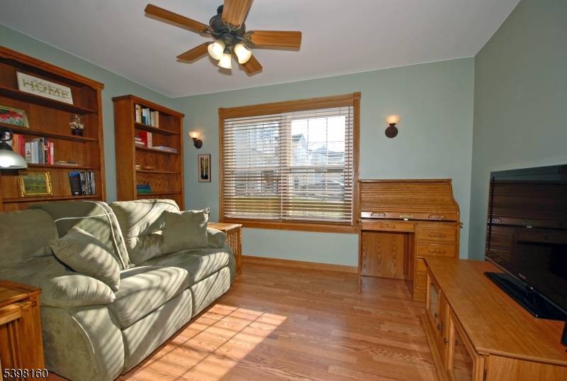 Branchburg Twp., NJ 08876,34 Iroquois Trl