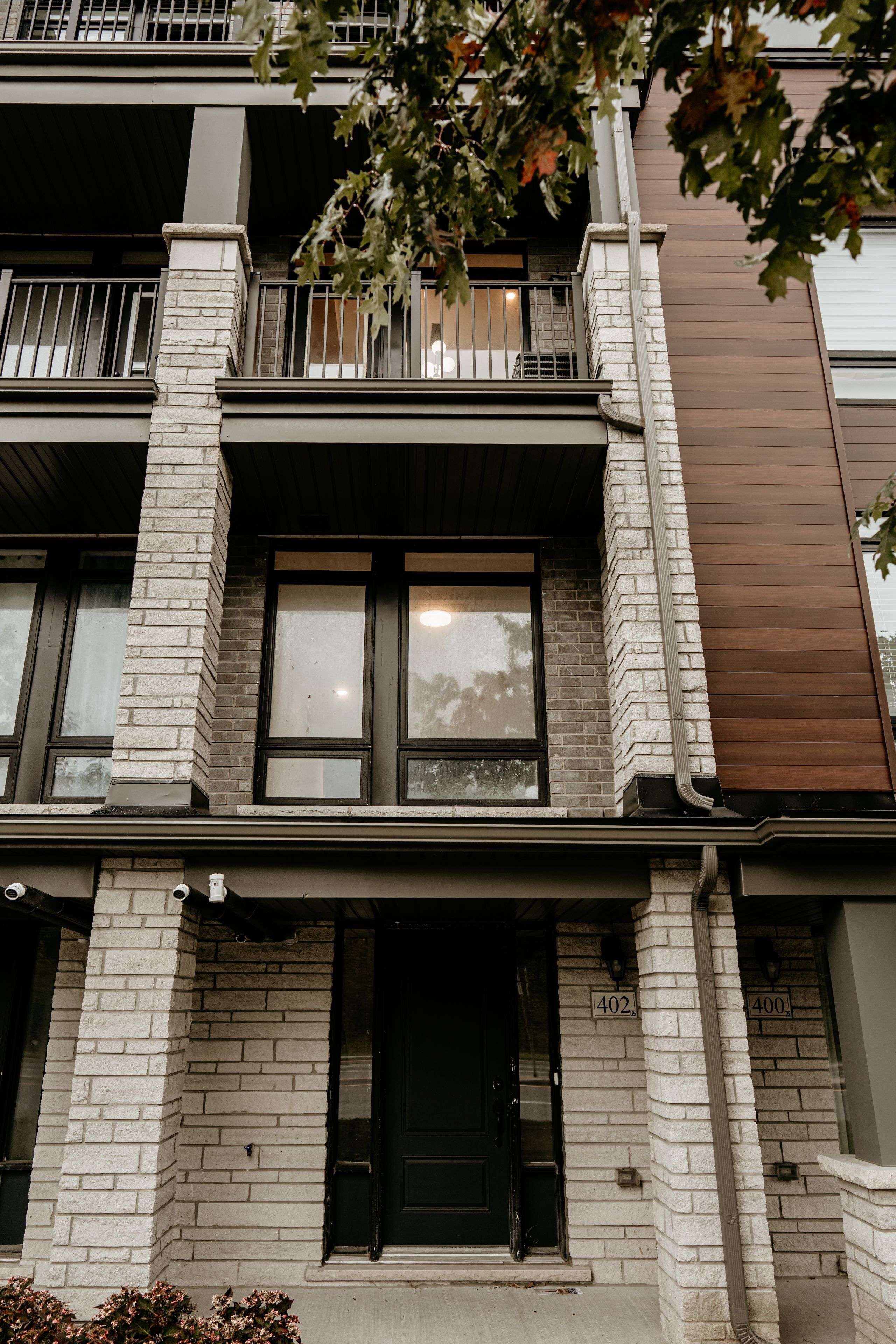 Ajax, ON L1S 0H2,402 Salem RD #51