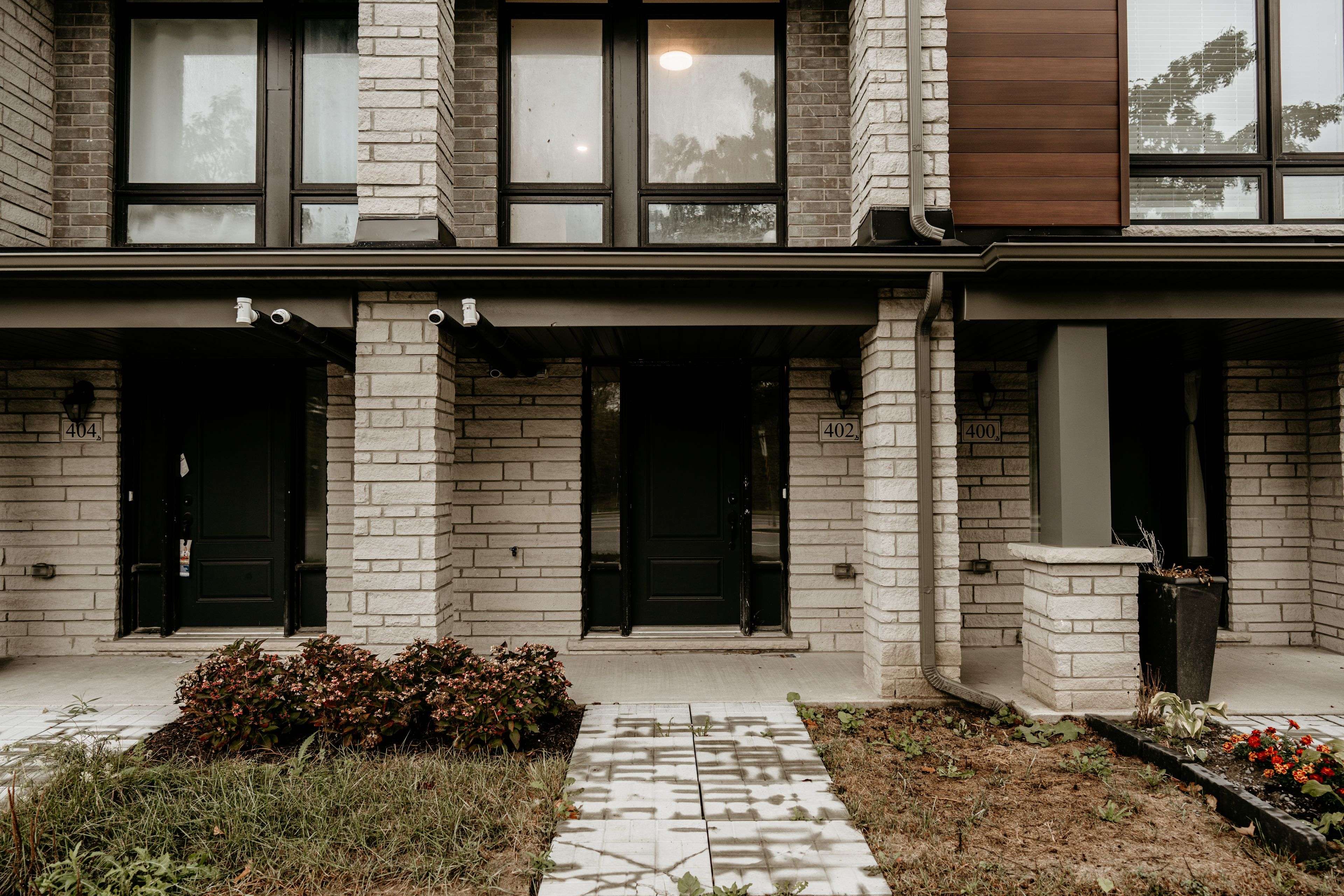 Ajax, ON L1S 0H2,402 Salem RD #51