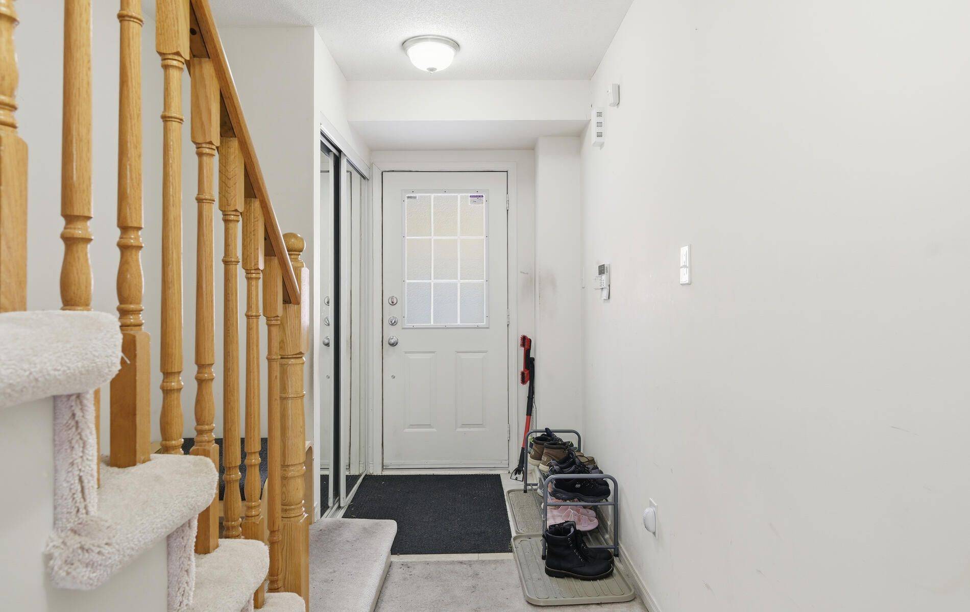 Pickering, ON L1V 0A2,1850 Kingston RD #38