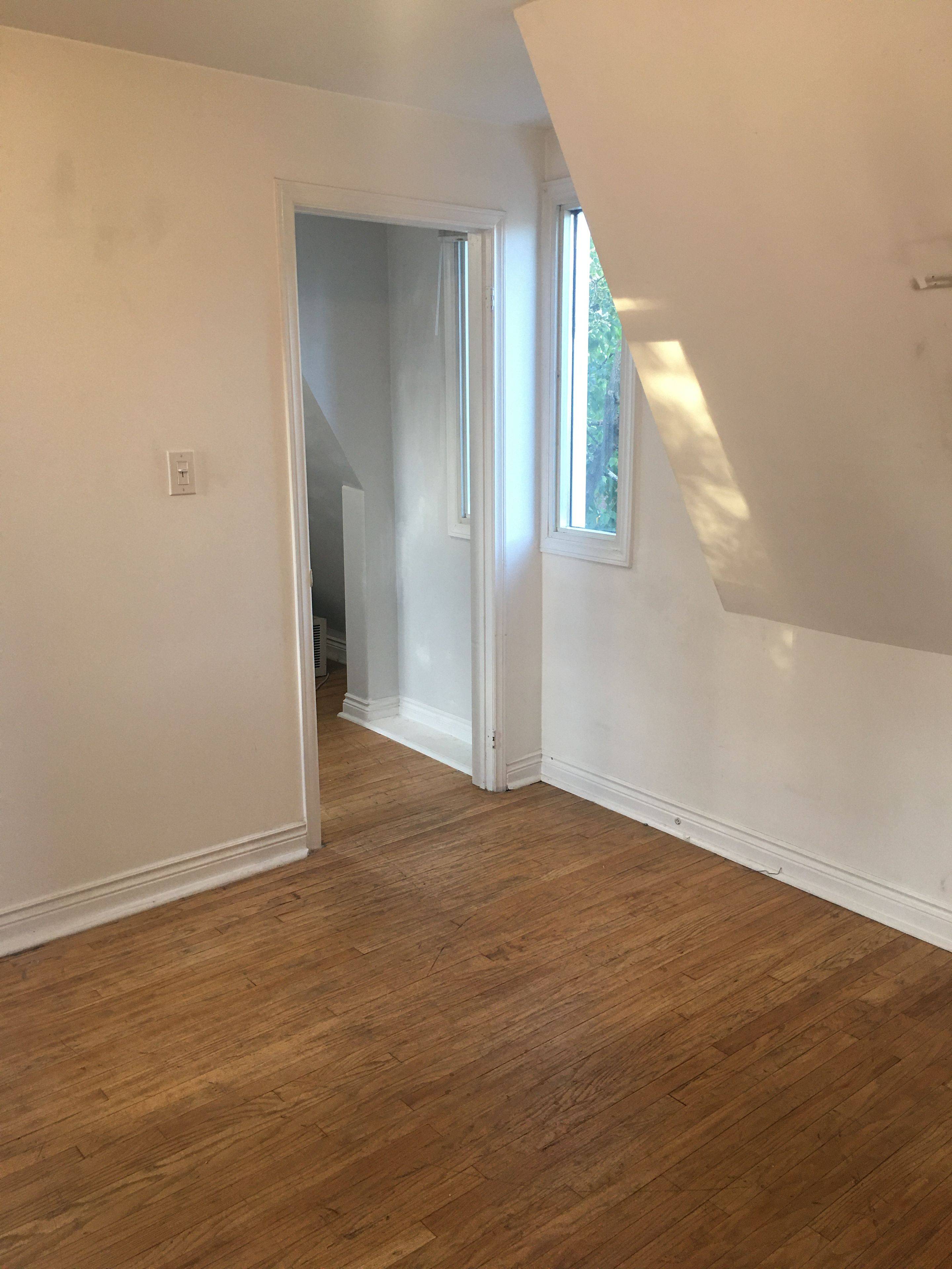 Toronto E06, ON M1N 2T2,80A Courcelette RD