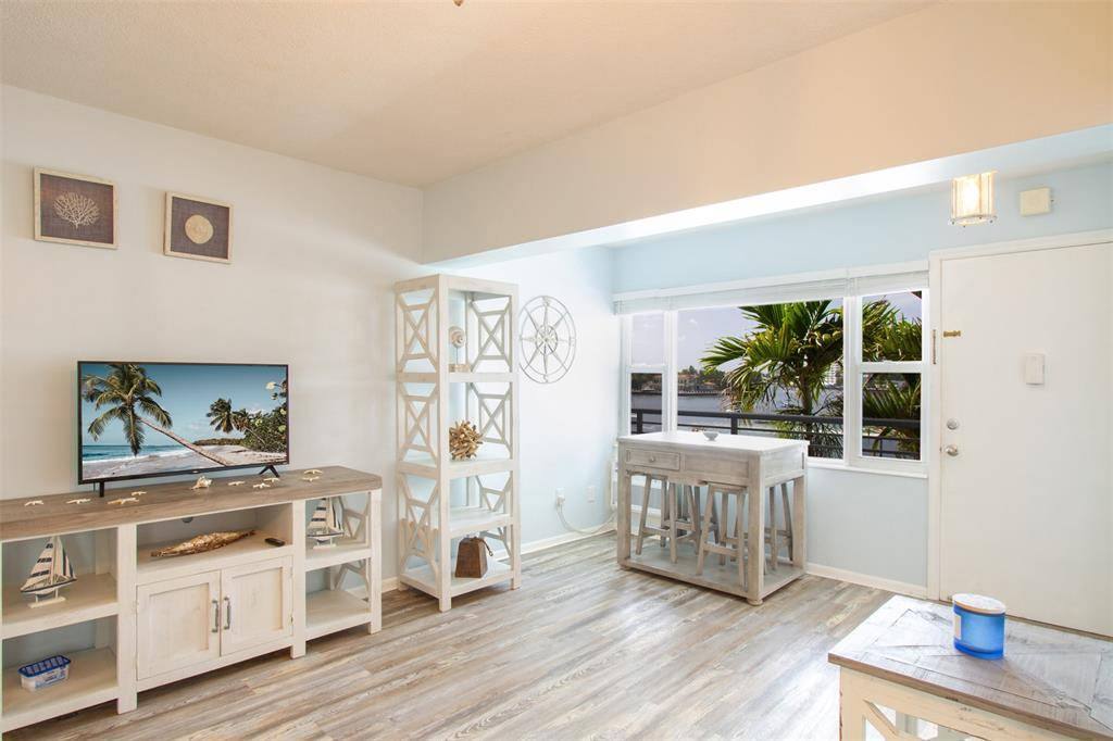 Fort Lauderdale, FL 33304,9 N Birch Rd #401