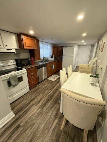 Richmond Hill, ON L4C 3J2,302 Browndale CRES #Bsm