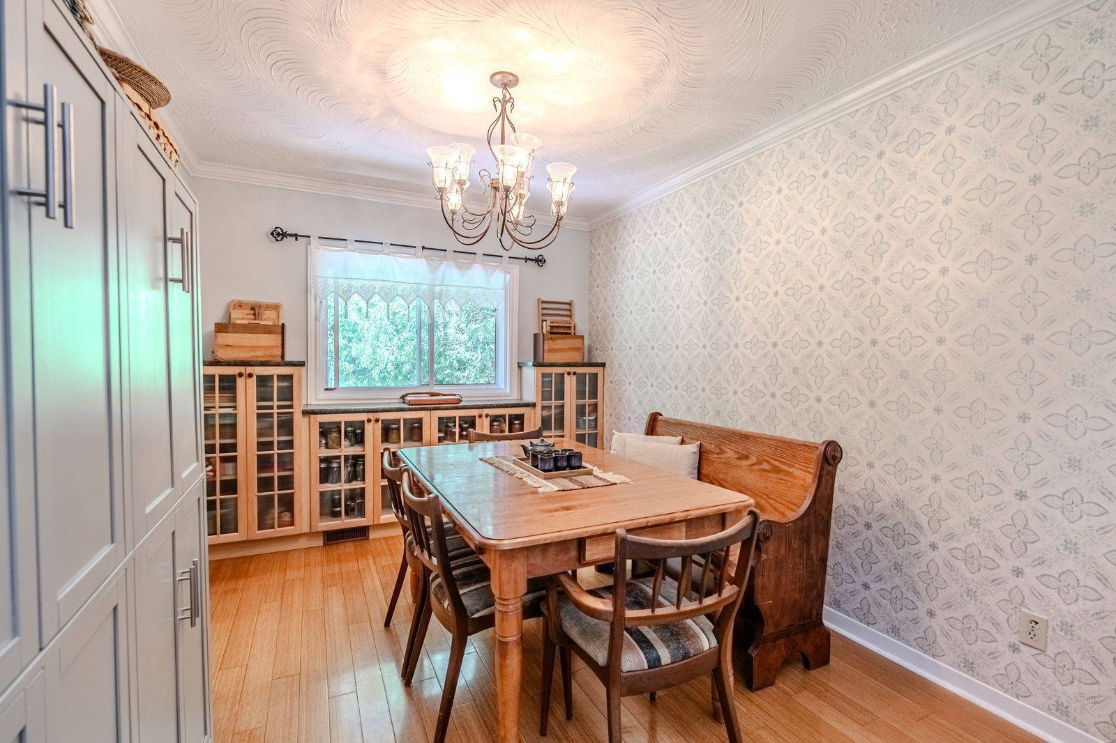 Midland, ON L4R 1S7,828 Dominion AVE