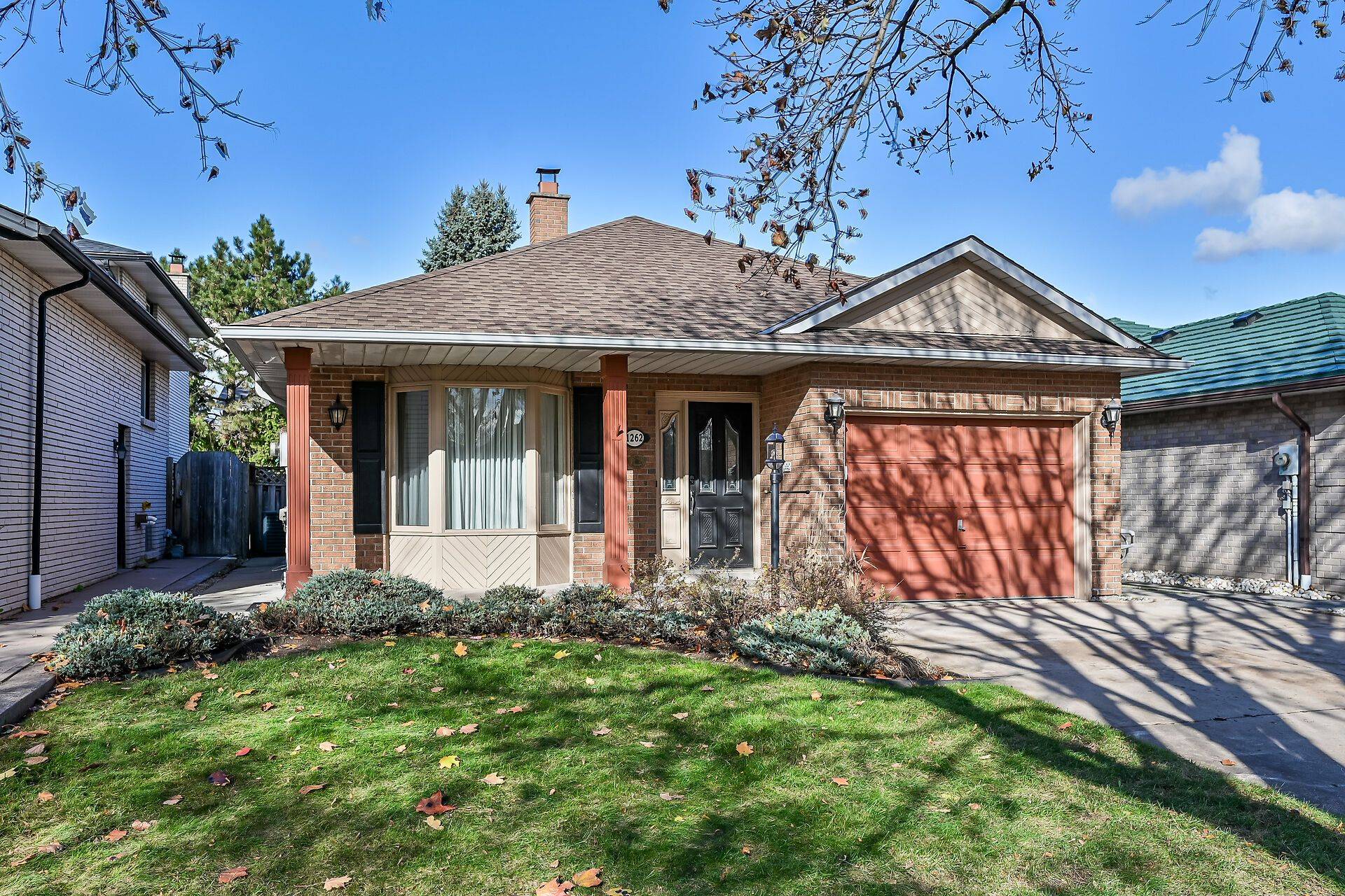 Burlington, ON L7S 2B1,1262 Nathaniel CRES