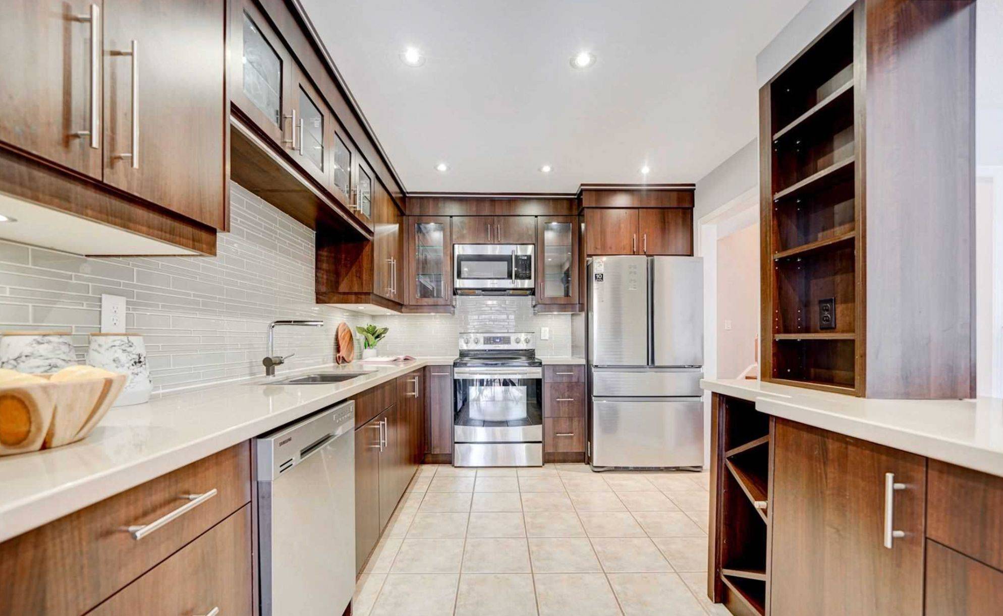 Oakville, ON L6M 3N2,2140 Oakpoint RD