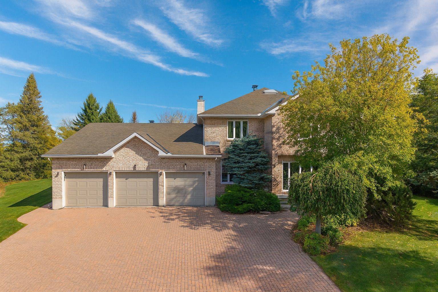 Kanata, ON K2W 1A1,6 Marchbrook CIR