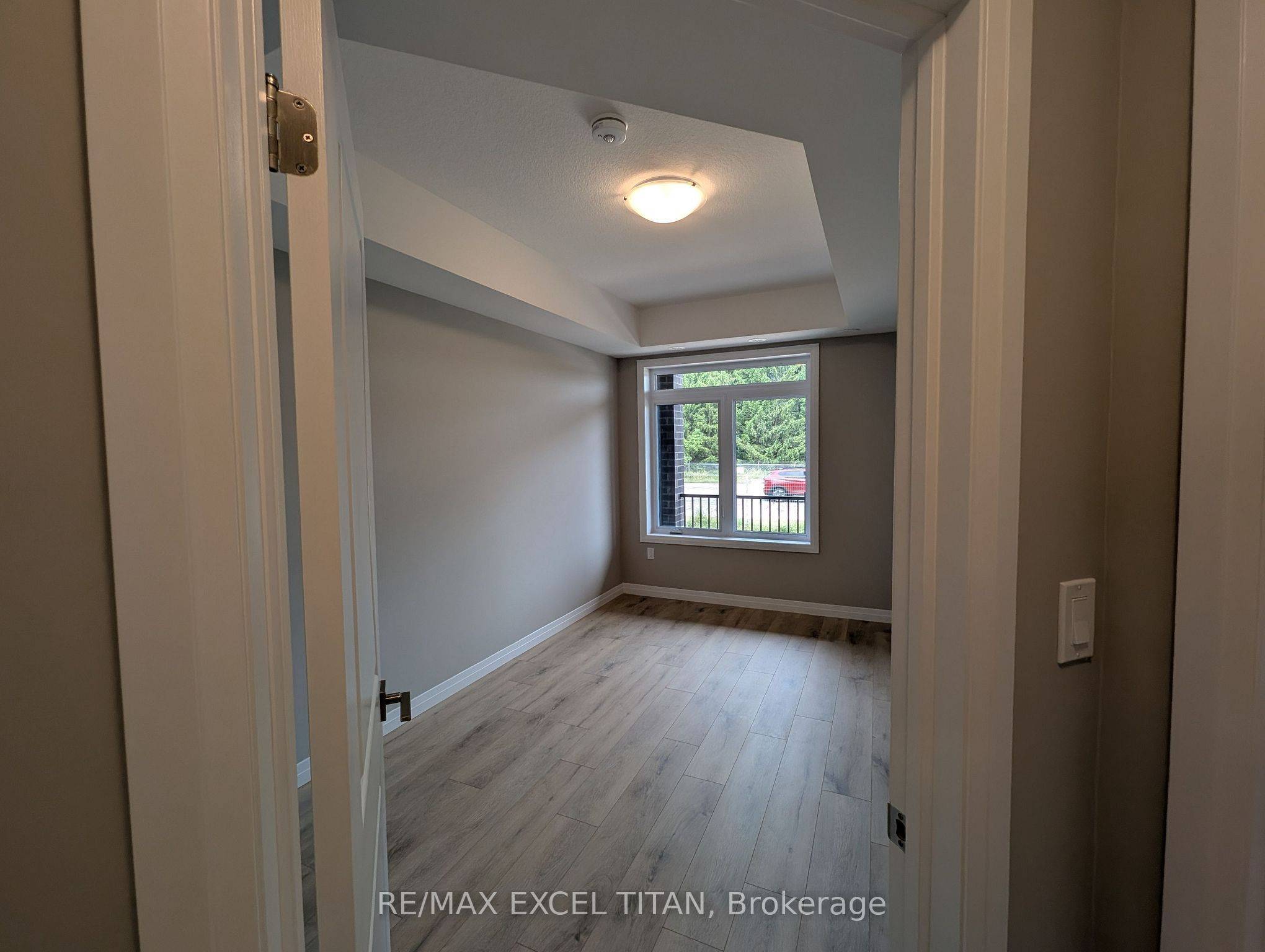 Guelph, ON N1L 1B3,74 Thatcher DR