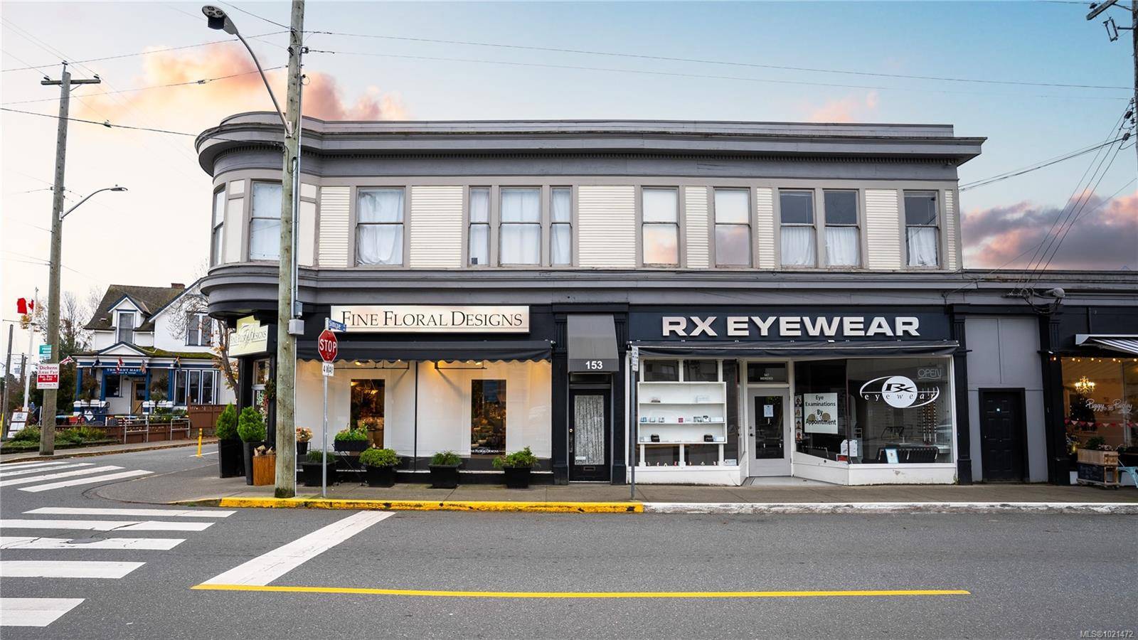 Victoria, BC V8V 2G4,153 Menzies St